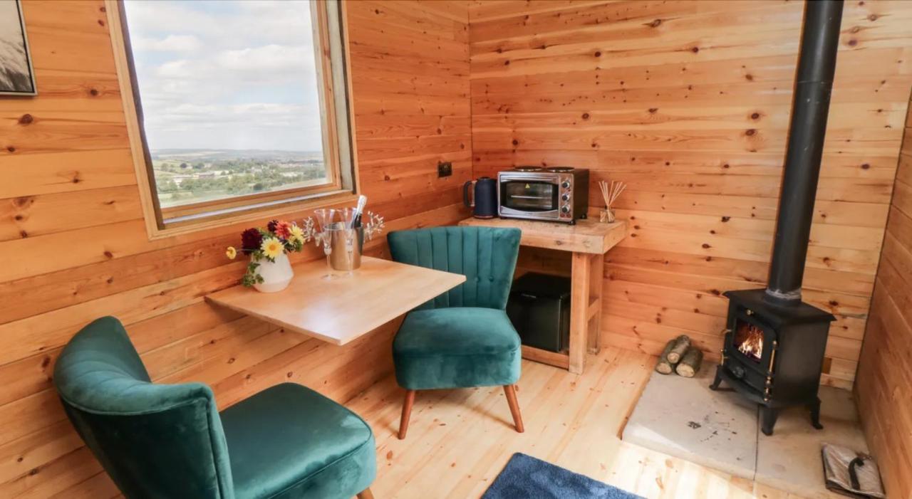 Shepherds Hut By Stepney Stays Скарборо Экстерьер фото